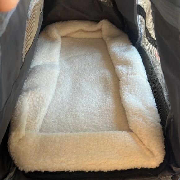 Small Pet Travel Bag Gray With Accessories - Picture 3 of 7